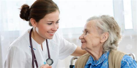 Menjadi seorang perawat haruslah mempunyai sikap dan karakter yang dapat mencerminkan profesi mulia ini. Senyum Perawat Adalah Obat Terbaik Untuk Pasien | Suara ...