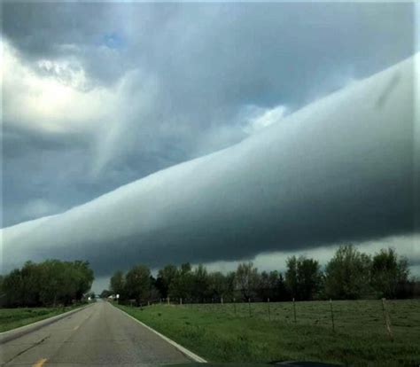 Roll Clouds Outside Of Wichita In 2020 Clouds Roll Cloud Natural