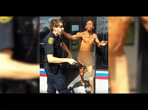 Houston Police Taser Naked Man Who Hits Cop Youtube