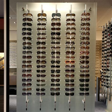 Pin By Optonaghib On Optometry Decor Sunglasses Display Retail Display Optical Display
