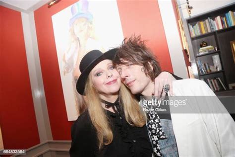 Bebe Buell Photos And Premium High Res Pictures Getty Images