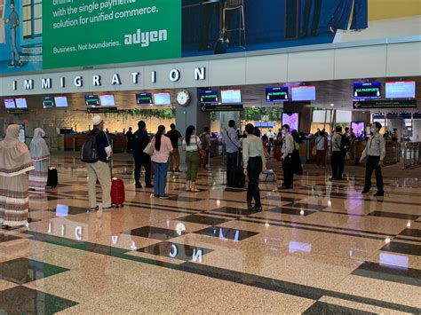 Now months on, singapore is reporting single figure daily cases in the local community. COVID-19: 699 Singapore citizens, residents return from ...