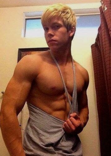 Shirtless Male Muscular Blond Hunk Muscle Jock Ripped Dude Photo X