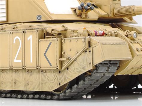 Tamiya 35274 British Challenger 2 Desertised Main Battle Tank 135 Mo