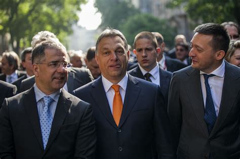 Orbán a várban találkozott a párral,. Kanadai Magyar Hírlap - Orbán üzent