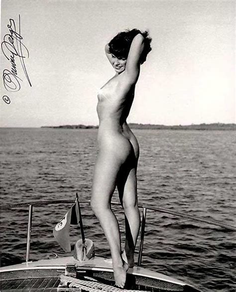 Queen Of Pinups Betty Page 12 Pic Of 15