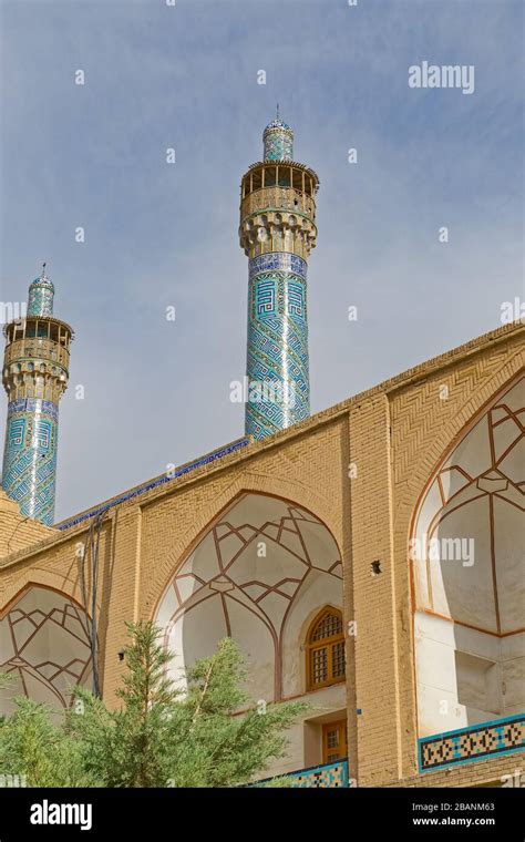 Shah Mosque Minaret At Imam Square In Isfahan Stock Photo Alamy