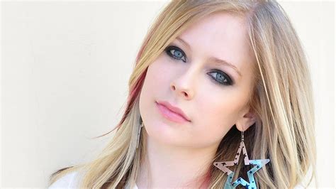 Avril Lavigne Souvre Sur Sa Maladie Et Sur Sa Nouvelle Musique