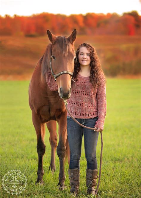 Country Girl Senior Portraits With Horse Buffalo Photographers Portrait