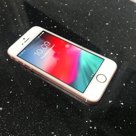 apple iphone se 64gb white unlocked in norbury london gumtree