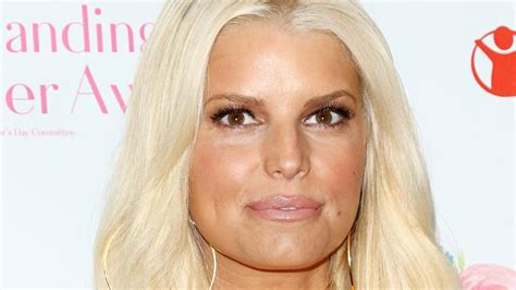 Jessica Simpson Shows Off Her Toned Body In New Photo Au