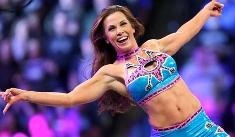 Mickie James Makes History On Raw Wrestling