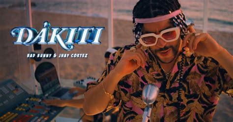 Dákiti fue anunciada oficialmente el 26 de octubre de 2020 por bad bunny, quien publicó un adelanto de la pista en su cuenta de instagram. "Dákiti", de Bad Bunny y Jhay Cortez, primera canción ...
