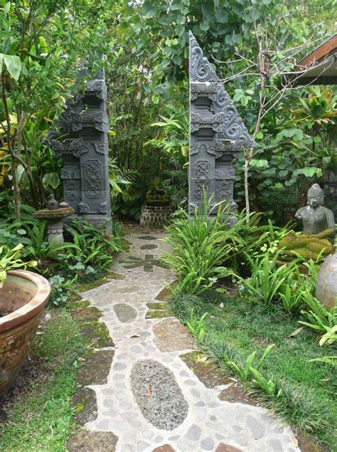 40 Brilliant Ideas For Stone Pathways In Your Garden Tropical