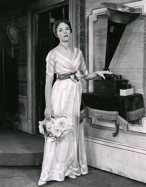 Julie Andrews As Eliza Doolittle In My Fair Lady My Fair Lady Fair