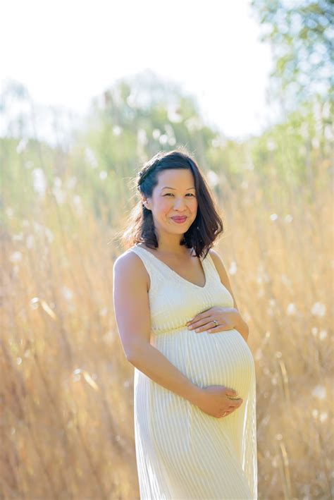 London Maternity Photographer Sunrise Pregnancy Portraits Heather Neilson Photography