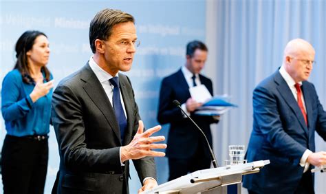 The act of someone controlling somebody, especially when their's no commitment involved, so that. Rutte komt met lockdown, maar wel een 'intelligente ...