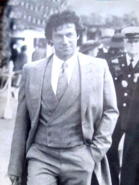 The Suit Wears Imran Khan Imran Khan Mahira Khan Pics Khan