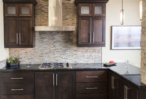 Stunning Backsplash Ideas For Dark Cabinets And Light Countertops Decoomo