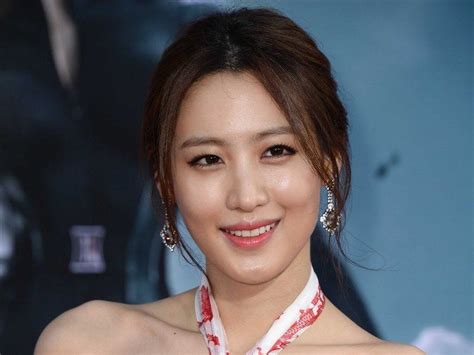 Who Is Claudia Kim Married To Her Age Height Kids Career