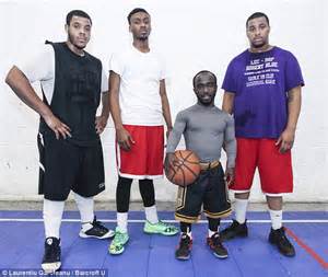 michael jordan of dwarf basketball takes on players twice his size daily mail online