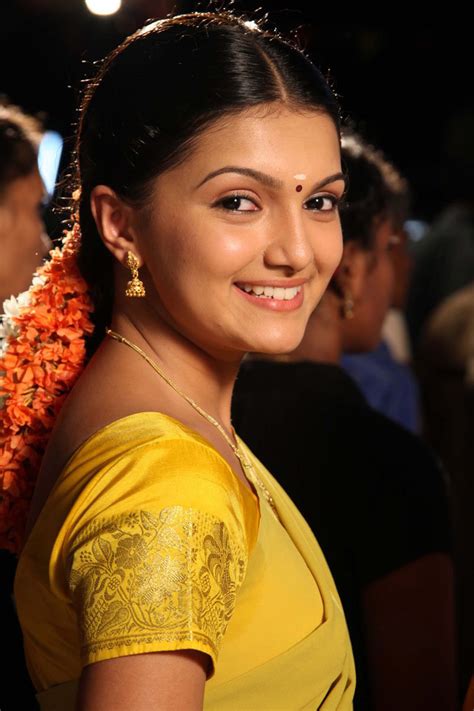 Saranya Mohan Biography Birth Date Birth Place And Pictures