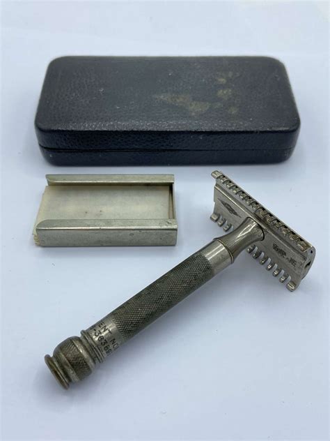 Ww2 Period British Army Officers Private Purchase Gillette Razor And Box