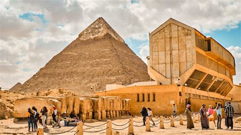 Pyramid Of Khafre Information Facts And Mysteries