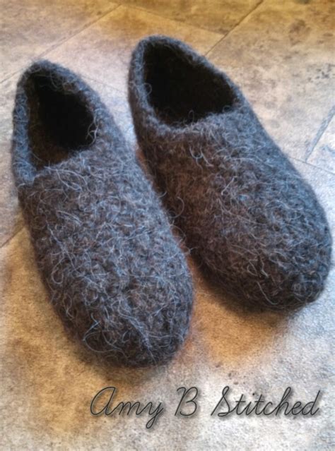 TOASTY TOES Basic Felted Crocheted Slippers FREE Pattern