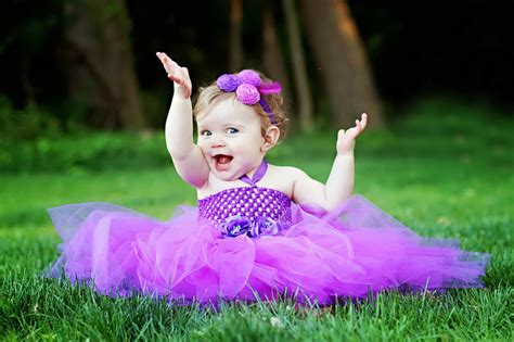 Happy Little Girl Dress Grass Smile Happy Cute Vara Girl Green