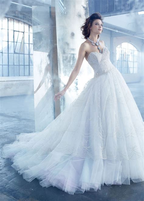 Jump to navigation jump to search. Lazaro Bridal Spring 2013 + My Dress of The Week - Belle The Magazine
