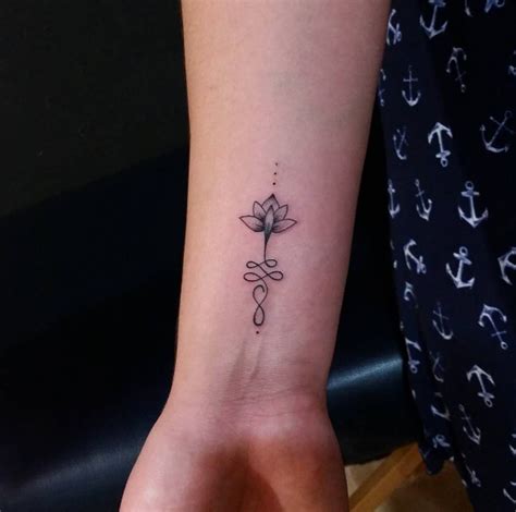 Resultado De Imagem Para Unalome Lotus Significado Tattoos Arrow Tattoo Unalome Tattoo