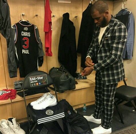 Well, chris paul's age is 36 years old as of today's date 7th july 2021 having been born on 6 may 1985. This is one bad (bad as in really awful) suit. Chris Paul ...