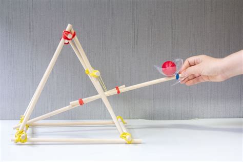 How To Build A Tabletop Catapult Popular Science Catapult Catapult