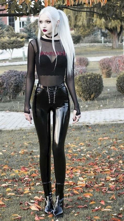 Pin By Shalpa Hanse On Latexleather Goth Girls Gothic Outfits Hot