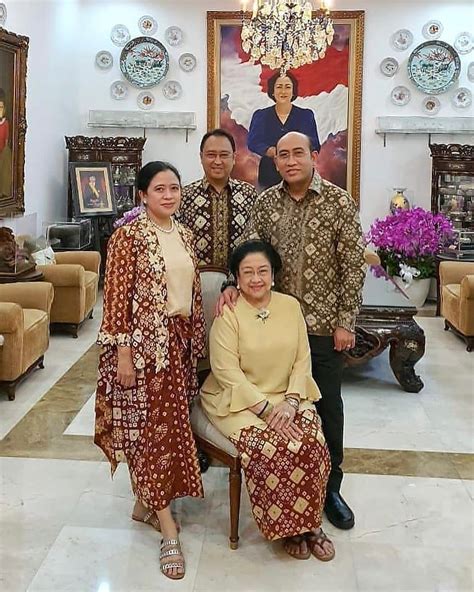 Puan Maharani Bersama Suami Dan Anak