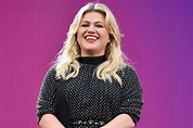 Kelly Clarkson Hater Blames Her Marriage Failing On Her Working Too ...