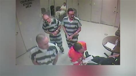 Texas Inmates Break Out Of Cell To Save Jailer