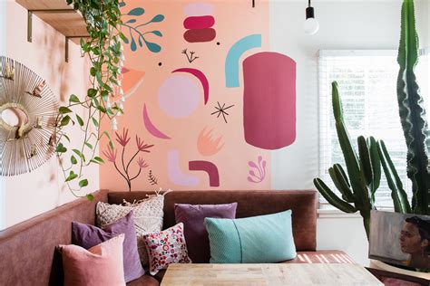 A Maximalist On A Minimal Budget Fills Her Home With Murals Diy Mural