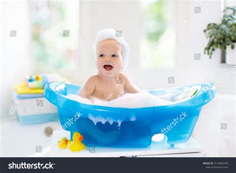 Happy Laughing Baby Taking Bath Playing 스톡 사진 1614896749 Shutterstock