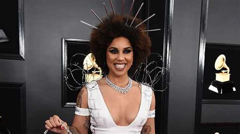 Singer Wears Build The Wall Gown To Grammys