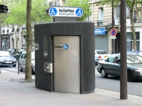 Nos Villes Ont Besoin De Toilettes Publiques La Revue Ein