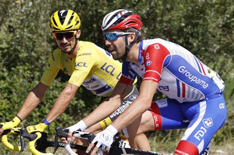 Hitting one of the riders. Thibaut Pinot dit que l'itinéraire du Tour de France 2021 est `` vraiment classique '' - Swiss ...