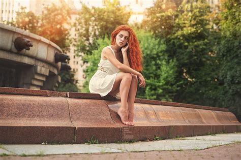 Wallpaper Trees Women Outdoors Redhead Model Looking Away Barefoot Sitting Photography