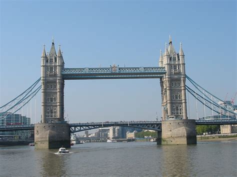 We recommend booking tower bridge tours ahead of time to secure your spot. London Tower Bridge, Did You Know | Edge Careers
