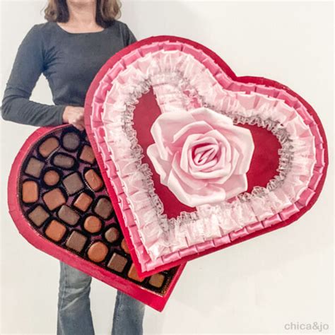 Diy Giant Heart Shaped Candy Box Valentines Day Decoration Chica And Jo