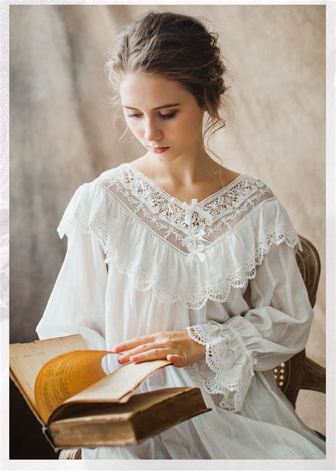 2021 2018 Women Long Victorian Style White Cotton Lace Nightdress