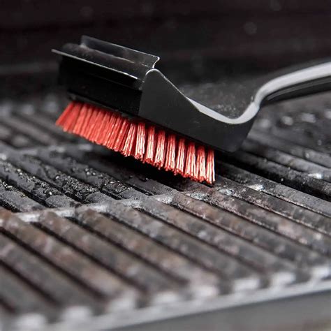 Best Grill Brush The Right Tool To Clean Your Grates Top 3 Reviewed