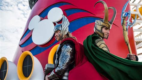 First Look Loki Makes His Debut Alongside Thor At Marvel Day At Sea