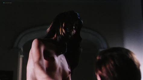 Nude Video Celebs Lisa Barbuscia Nude Serpents Lair 1995